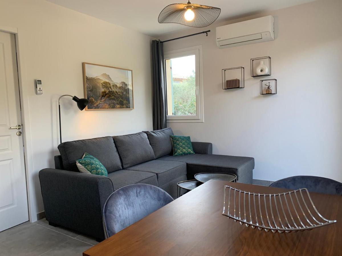 Villa Le Cabanon De Livia Avec Piscine Privee à Cucuron Extérieur photo