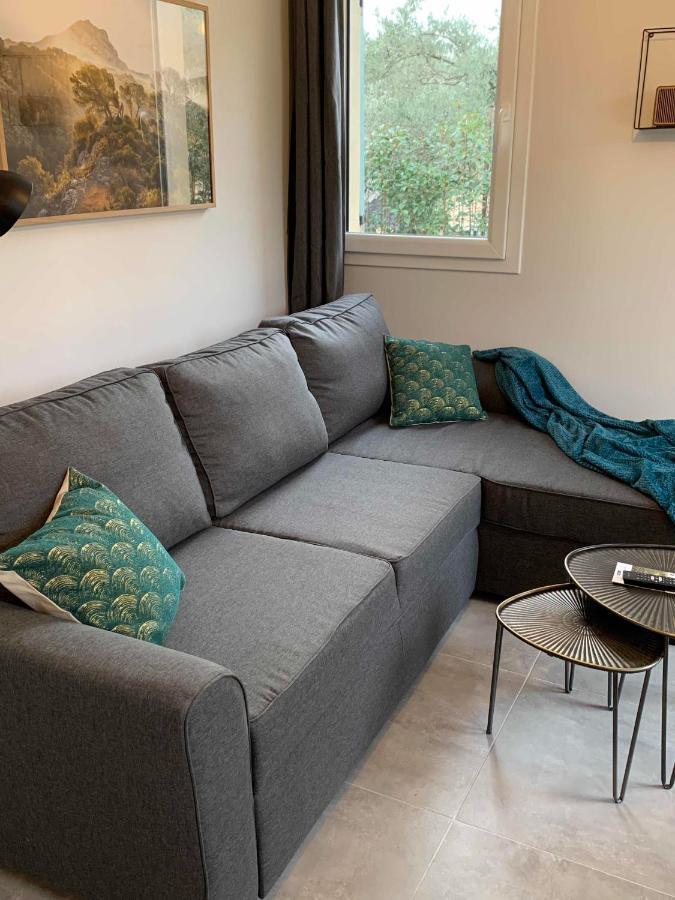 Villa Le Cabanon De Livia Avec Piscine Privee à Cucuron Extérieur photo