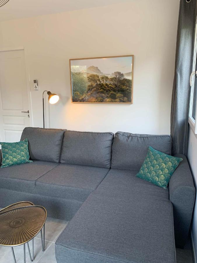 Villa Le Cabanon De Livia Avec Piscine Privee à Cucuron Extérieur photo