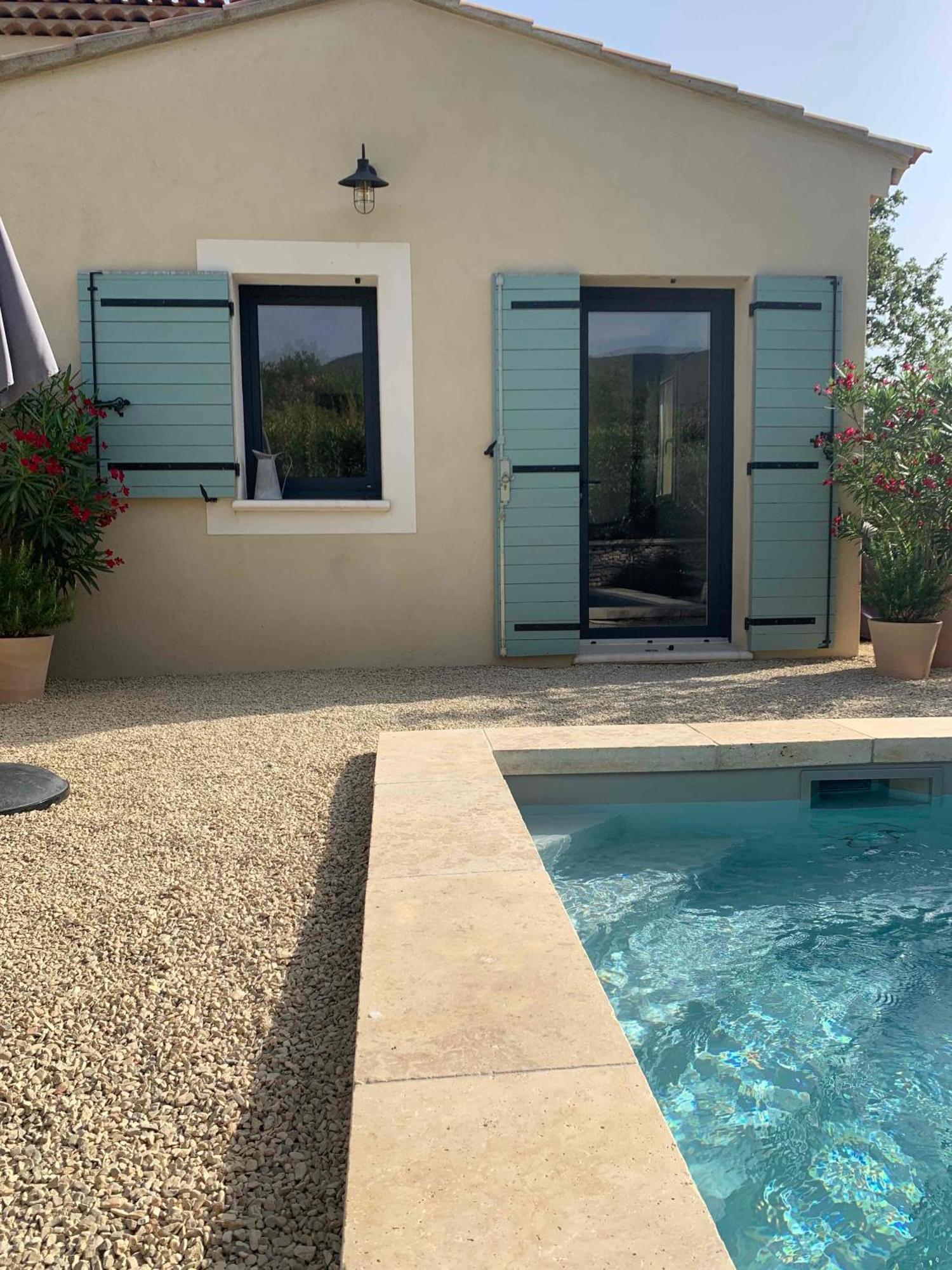 Villa Le Cabanon De Livia Avec Piscine Privee à Cucuron Extérieur photo